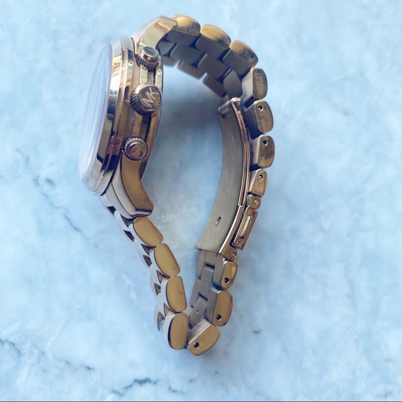 Michael Kors Rose Gold Plated Stainless Watch - Picture 3 of 7